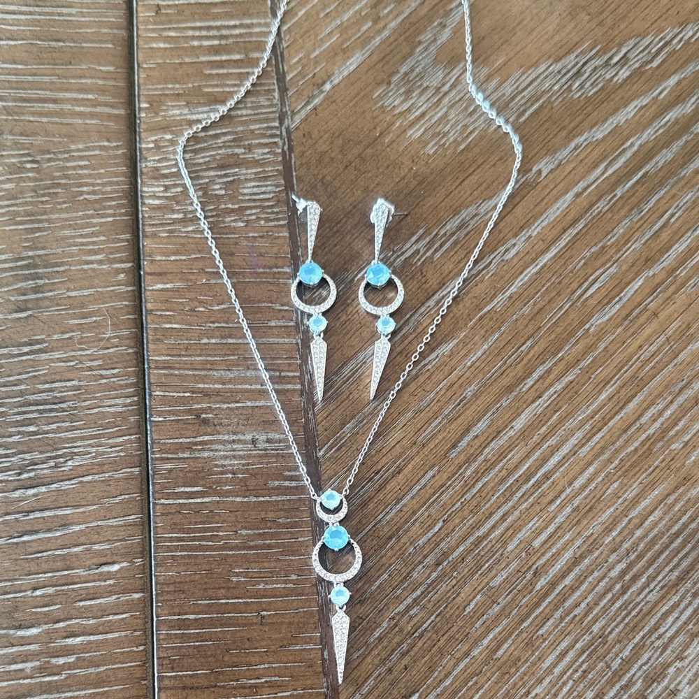 Elegant Silver and Blue Jewelry Set